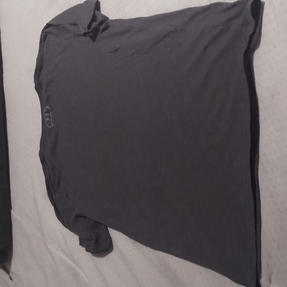 Men's gray Under Armour graphic tshirt - Picture 4 of 4